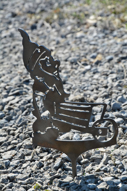Gartenstecker Zwerg mit Karre